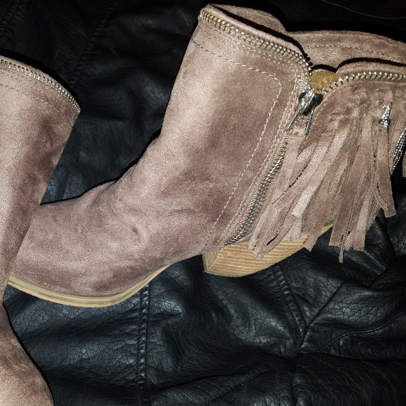 Booties - Picture 4 of 4